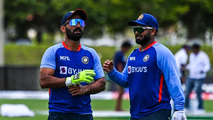 Former Indian Cricket Star Makes Decision Between Sanju Samson and Rishabh Pant for T20 World Cup